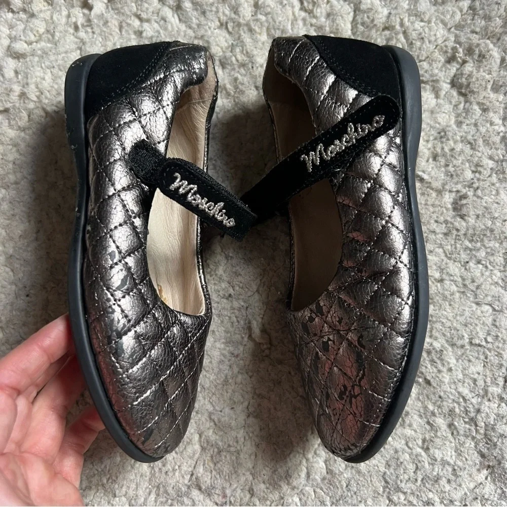 Moschino: Kid's Trending Fashion Quilted Metallic Black Leather Mary Janes Sz 28
